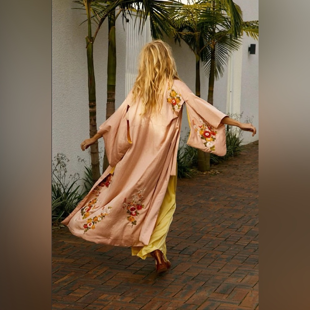 Chasing Unicorns Silk Asian Floral Kimono OS  Pink and Yellow Embroidered NWOT